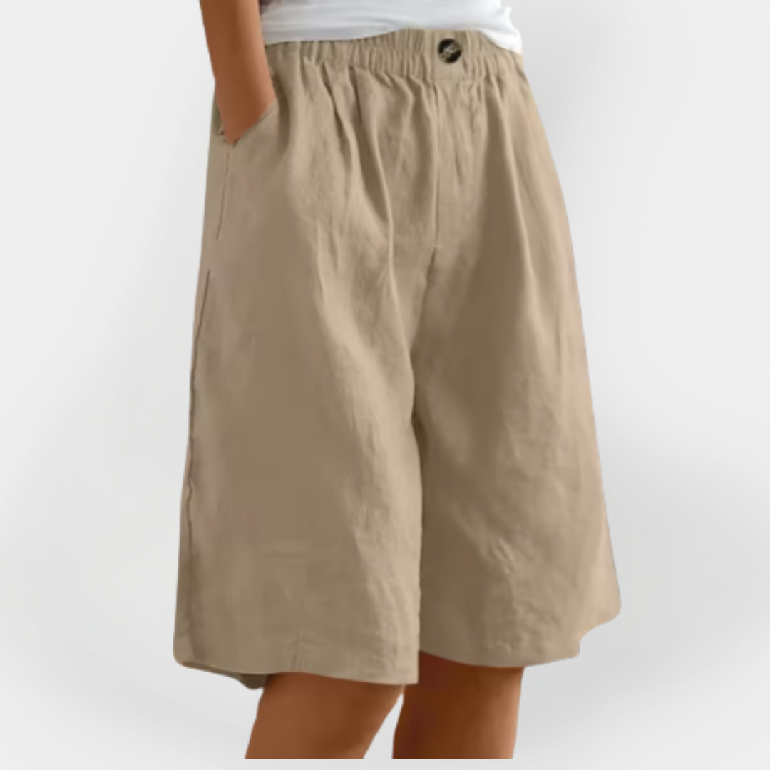Linen shorts with pockets