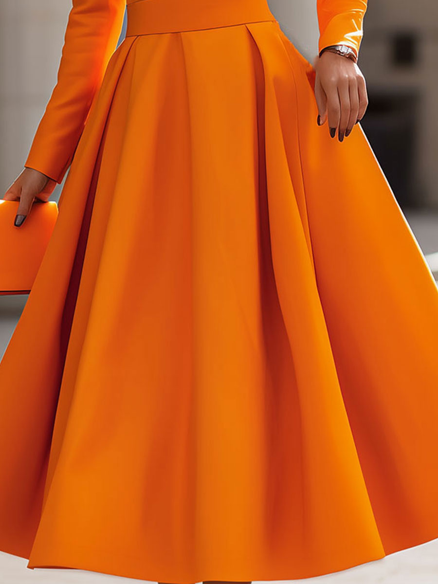 Fénylő Elegancia: Rafinatott Hosszú Ujjú Ruha Flair-rel