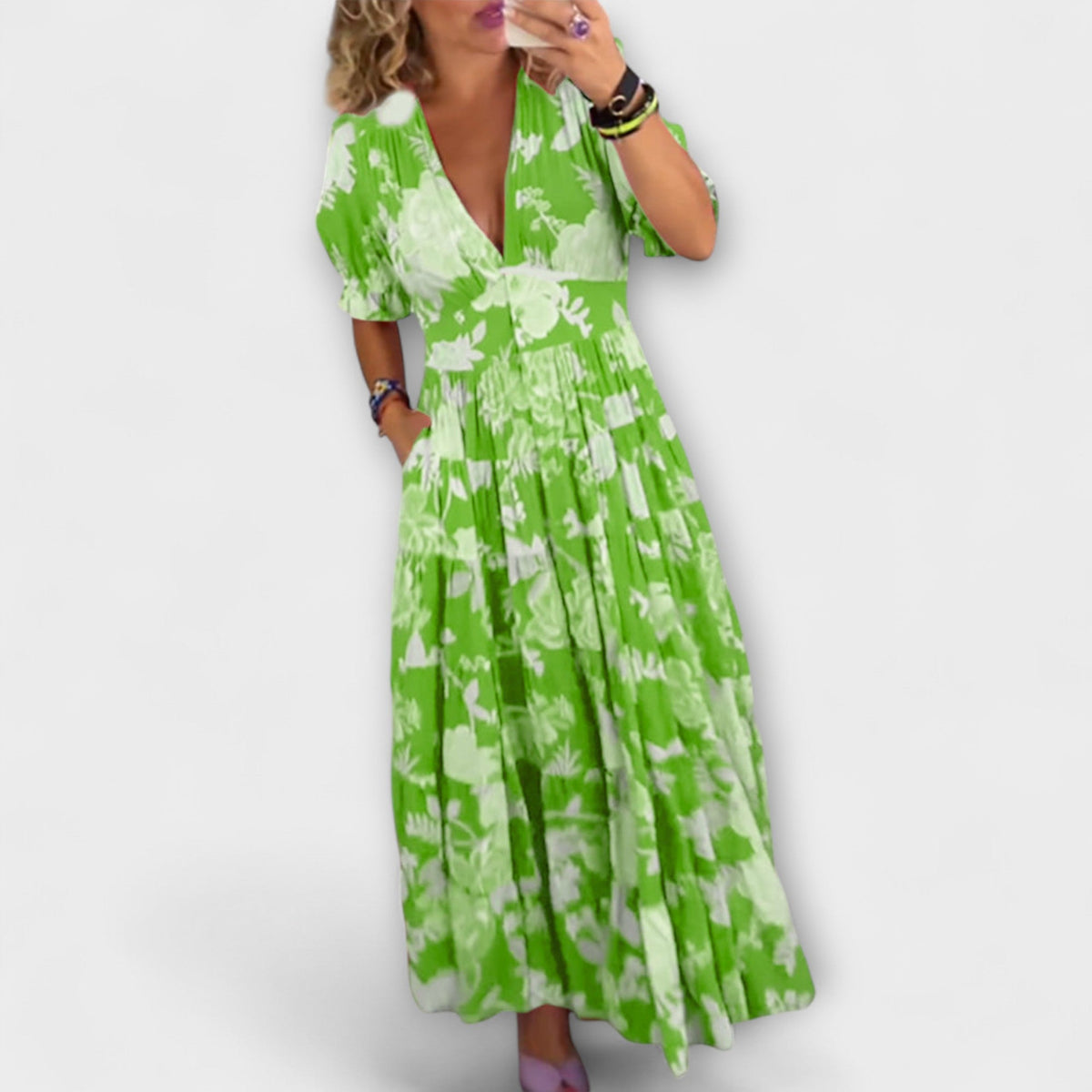 Catrisa - Floral dress with V-neckline and pockets