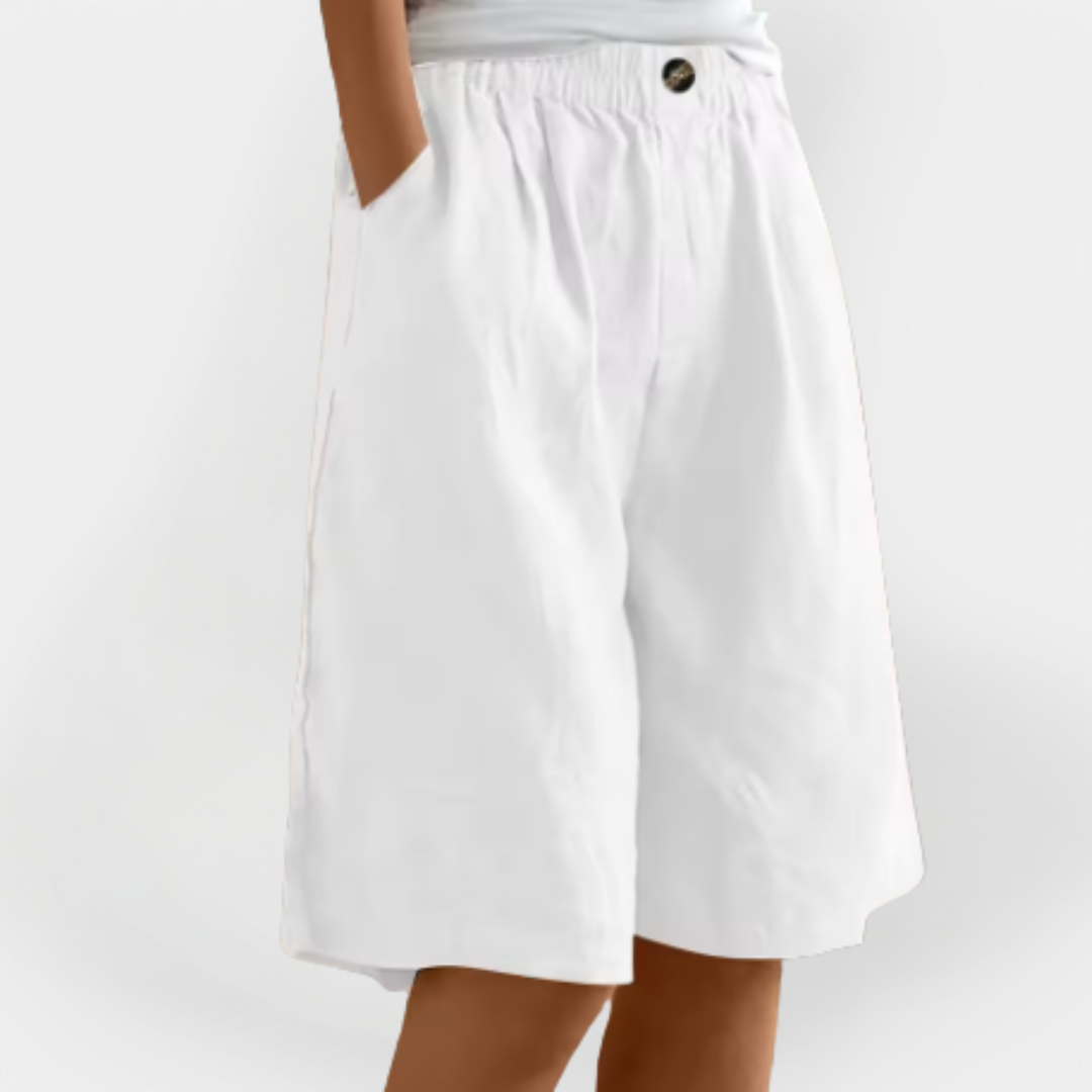 Linen shorts with pockets