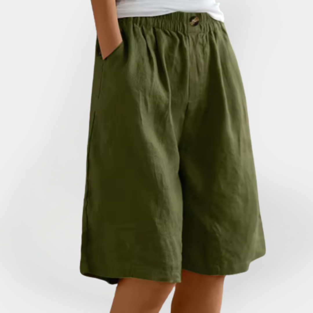 Linen shorts with pockets