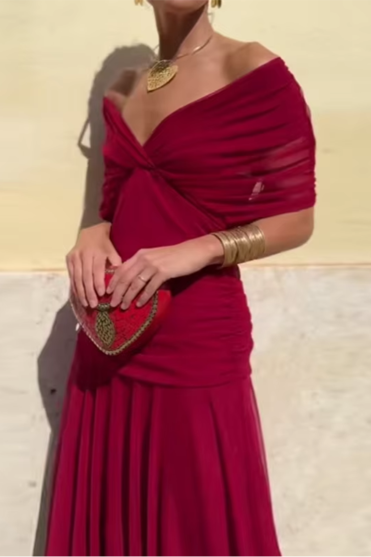 Luisa V kivágású ruha