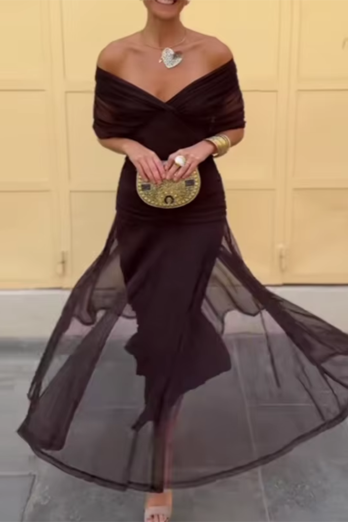 Luisa V kivágású ruha