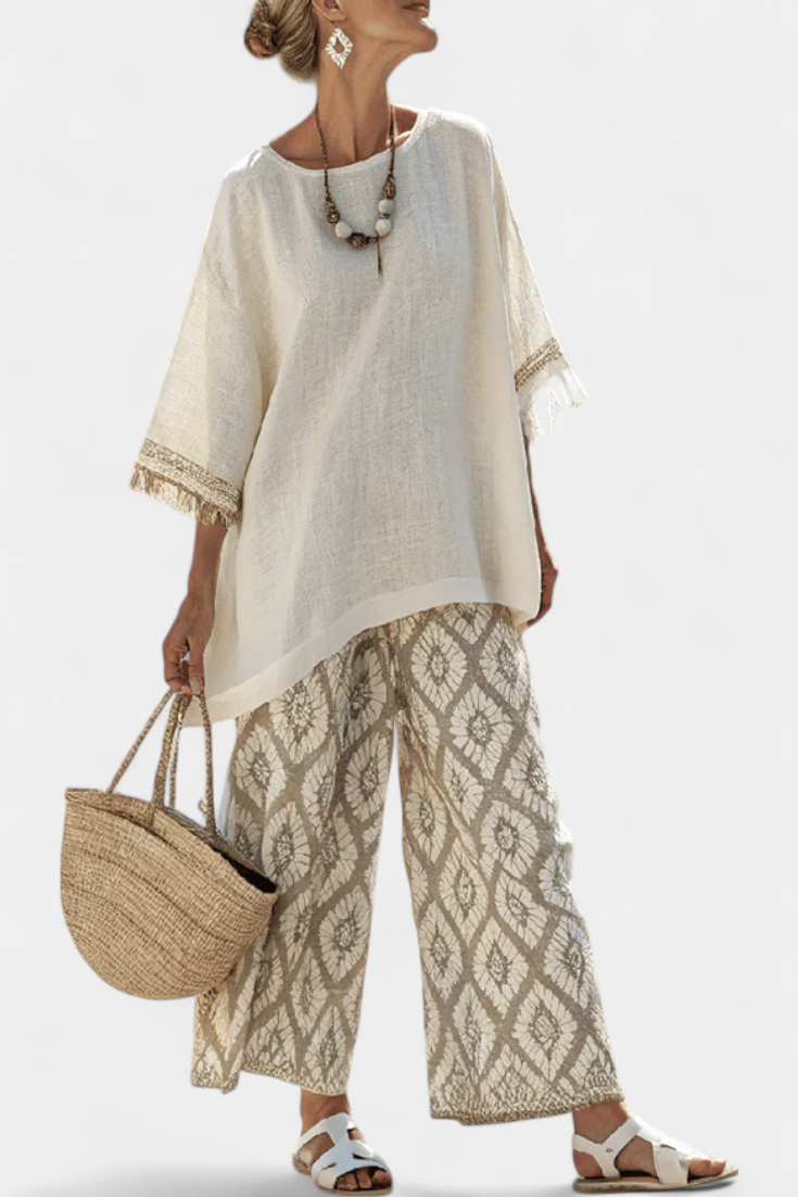 Boho Chic Daisy Set: Long blouse and printed trousers for a unique style