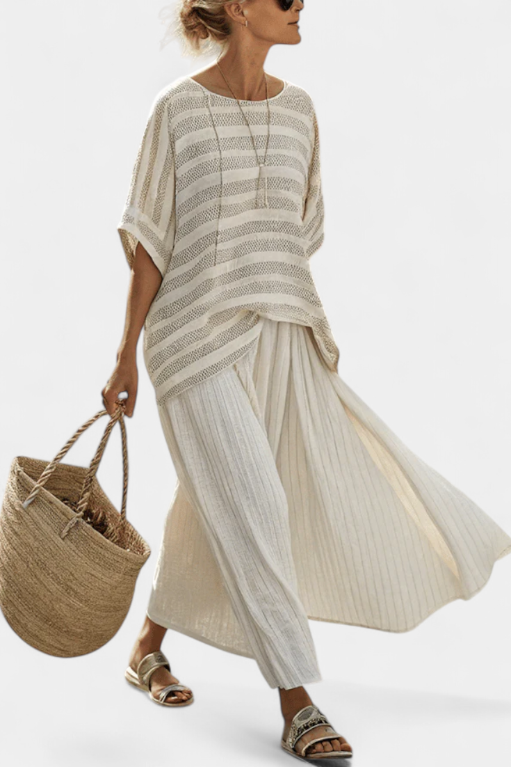 Daisy Bamboo Linen Set with Elegant Striped T-Shirt and Loose Trousers for a Modern and Comfortable Style