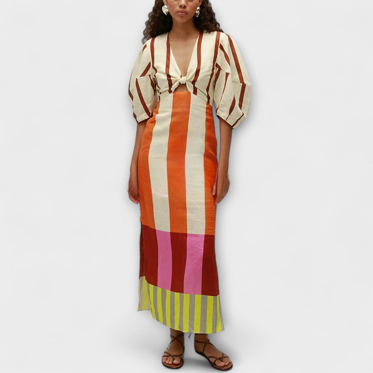 Kaya – Maxi dress with a deep neckline and balloon sleeves