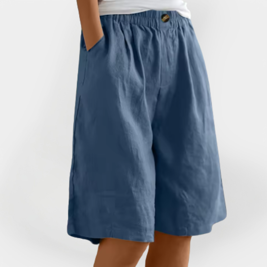 Linen shorts with pockets