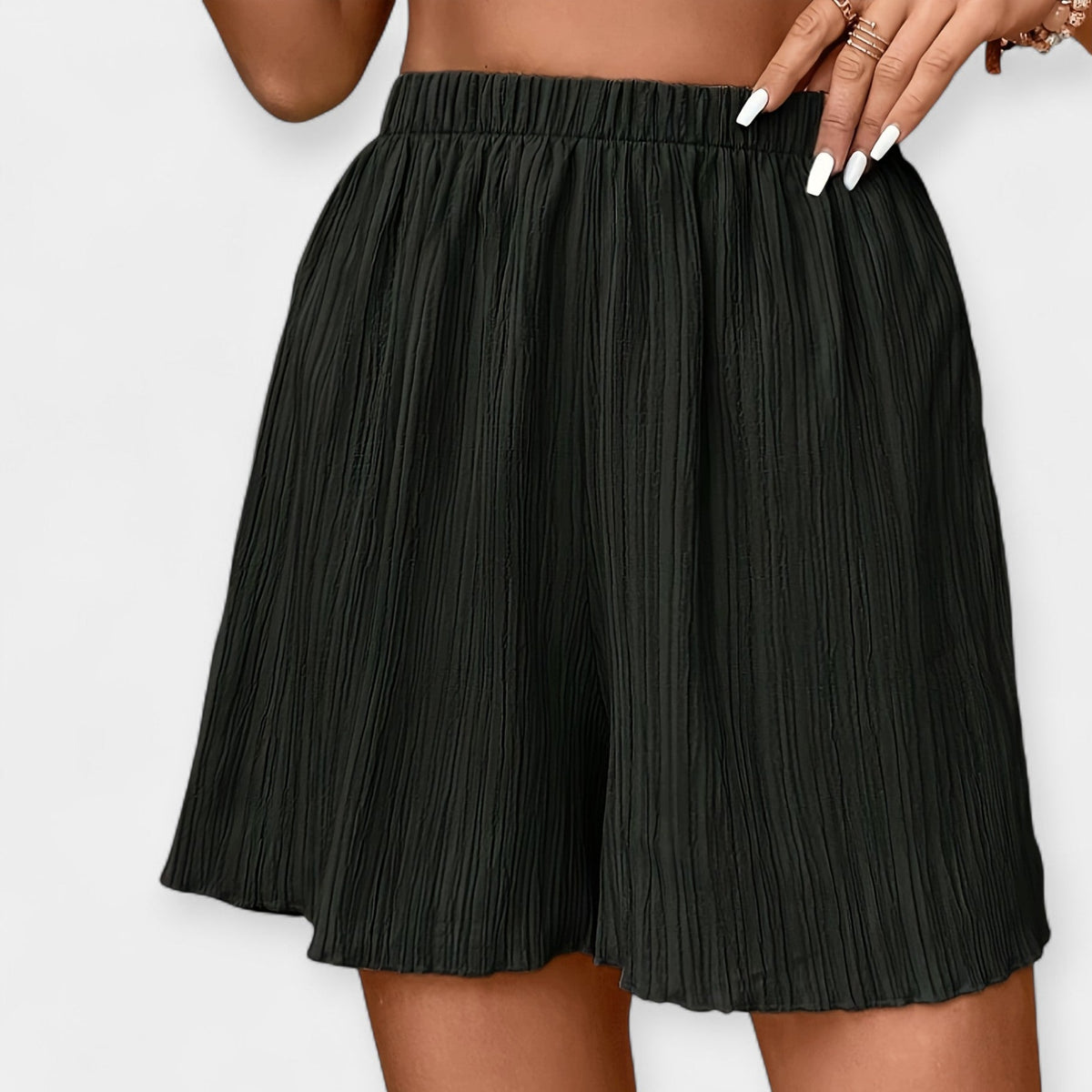 Stylish pleated shorts