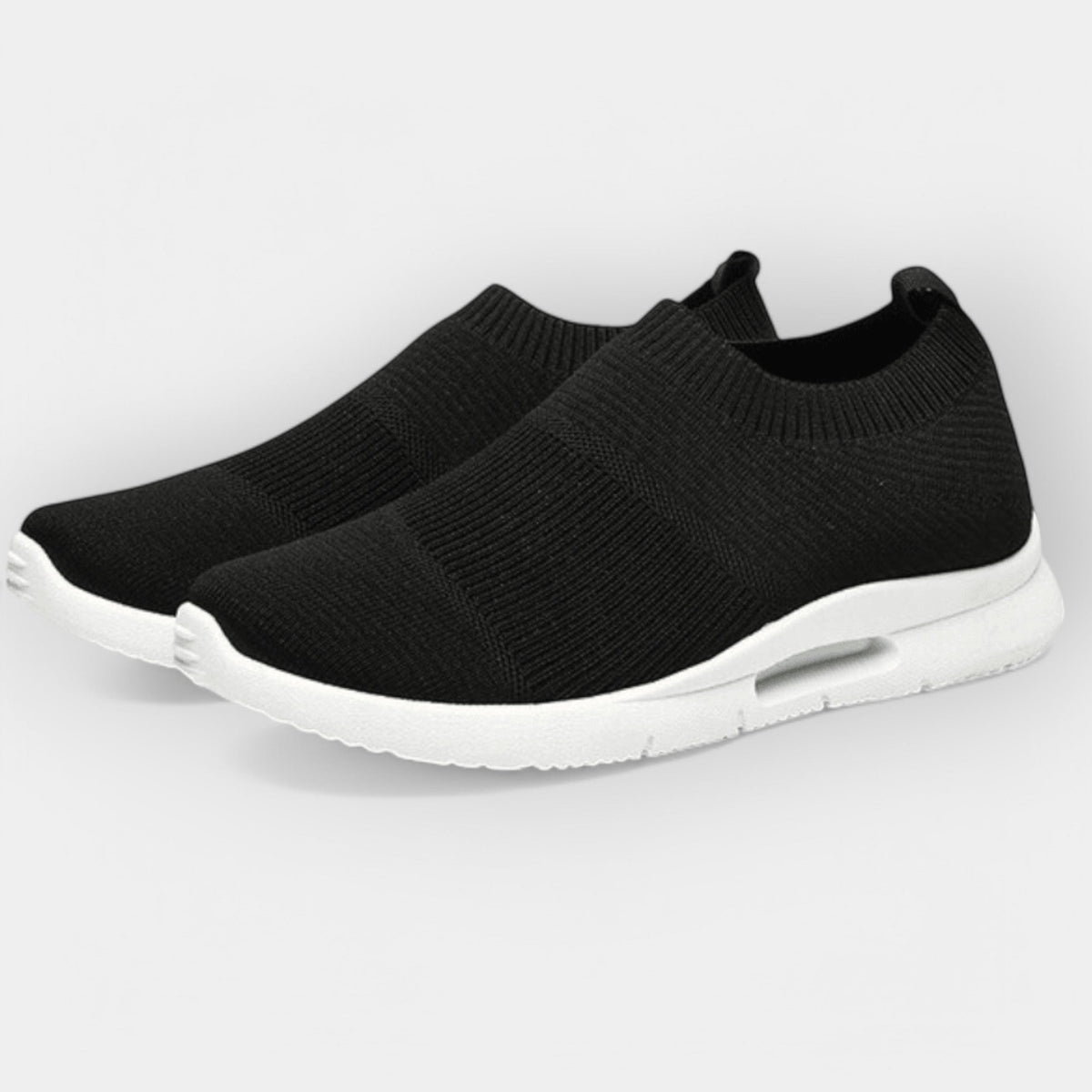 Shock-absorbing sports shoes