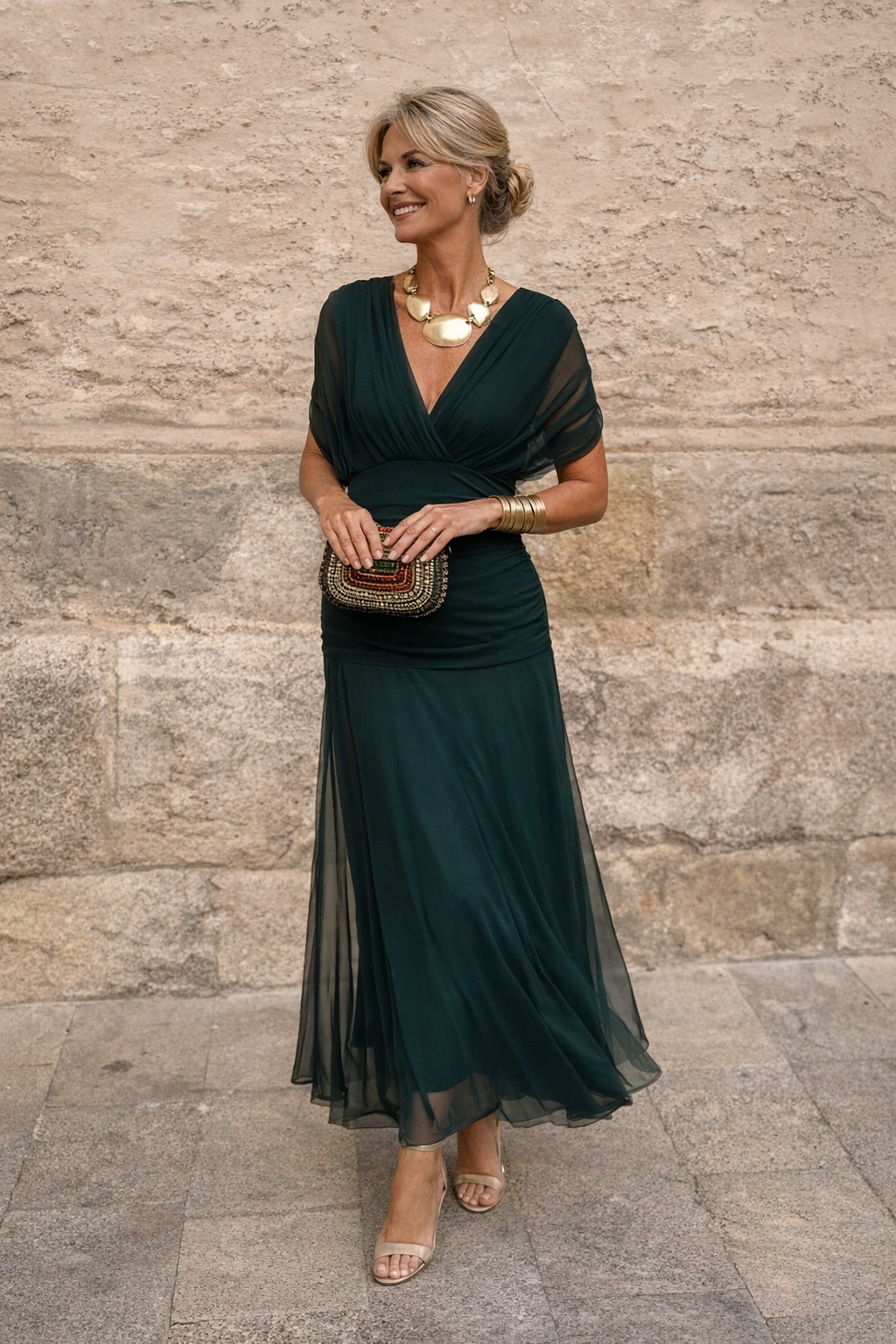 Elegáns Maxi Ünneplőruha V-kivágással