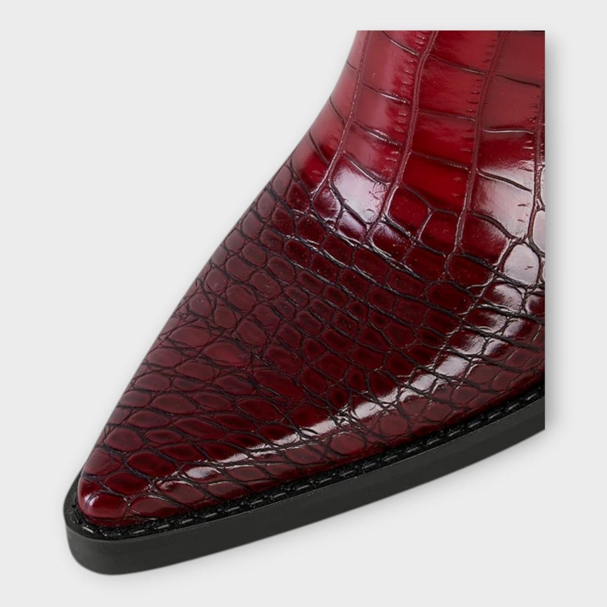 Crocodile print shoes with elegant heels
