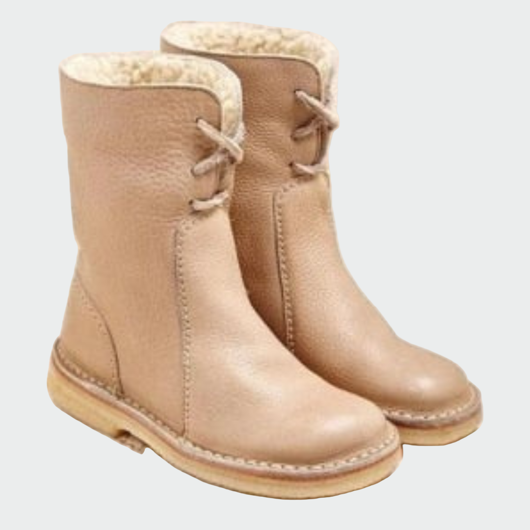 Waterproof leather shoes with wool lining