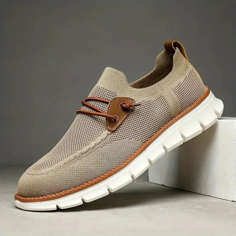 Károly | KÖNNYŰ SLIP-ON SPORTCIPŐ FÉRFIAKNAK